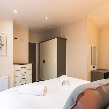 Lodge Alder With Hot Tub York